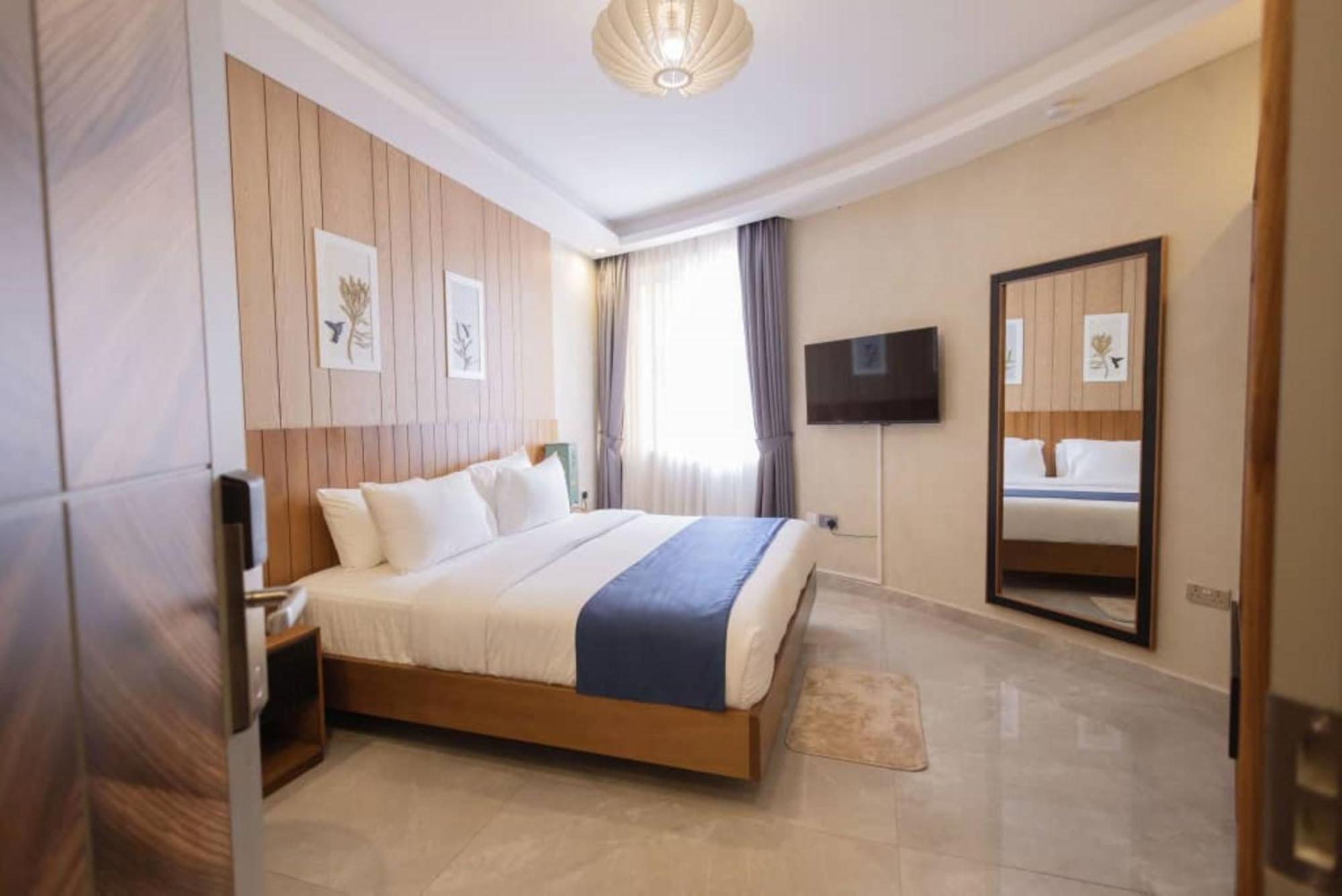 Grik Hotel - Entebbe Eksteriør bilde