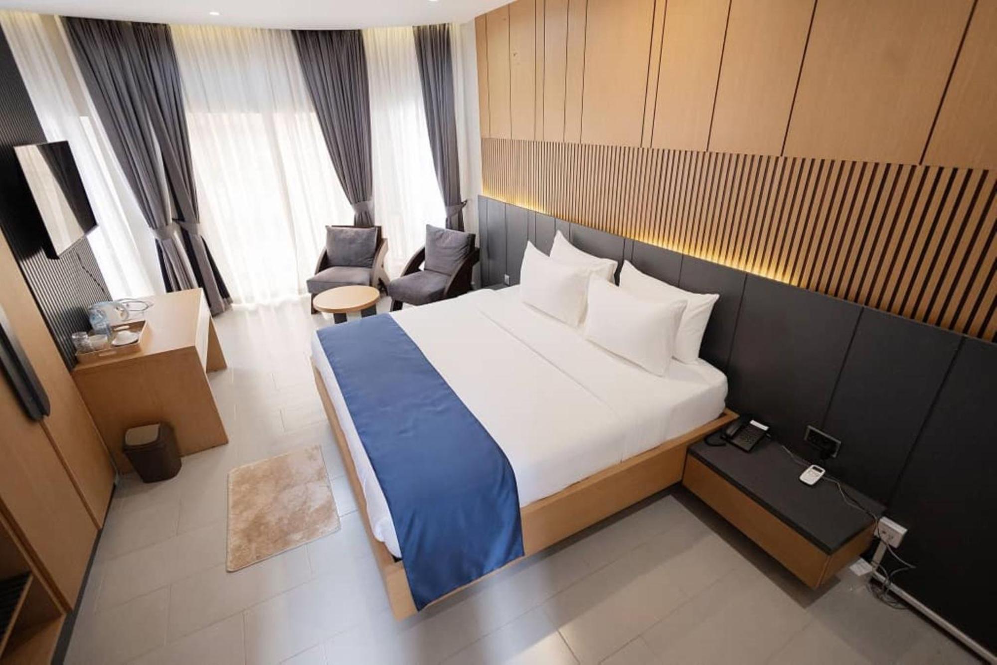 Grik Hotel - Entebbe Eksteriør bilde