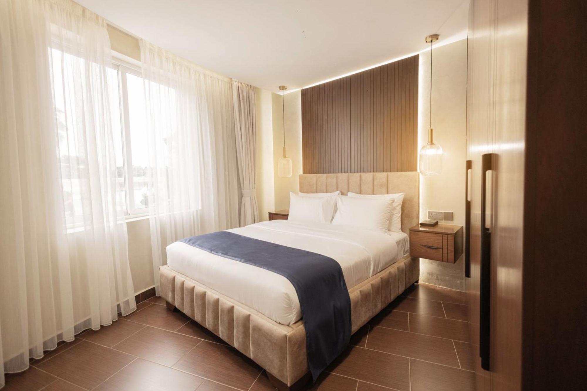 Grik Hotel - Entebbe Eksteriør bilde