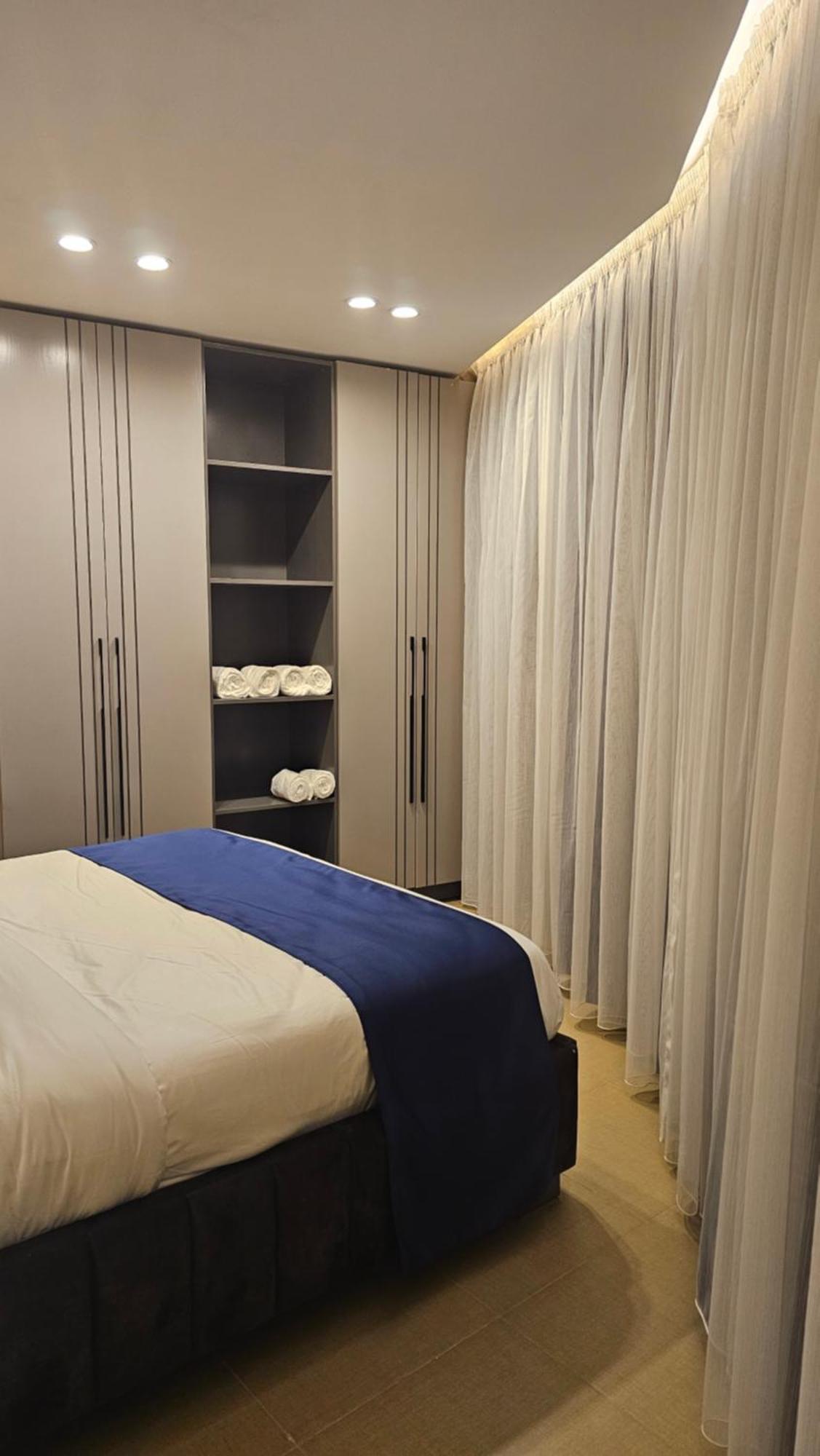 Grik Hotel - Entebbe Eksteriør bilde
