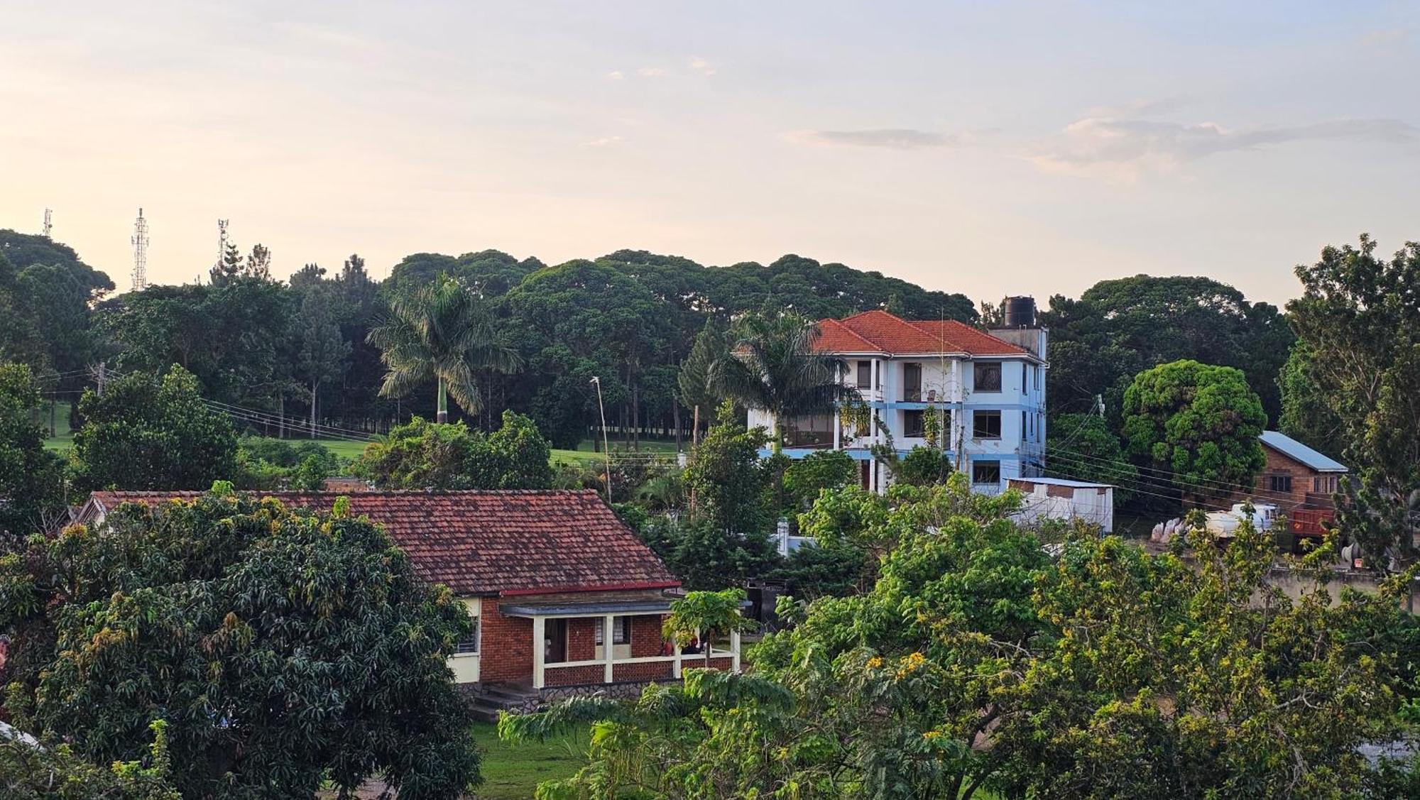 Grik Hotel - Entebbe Eksteriør bilde