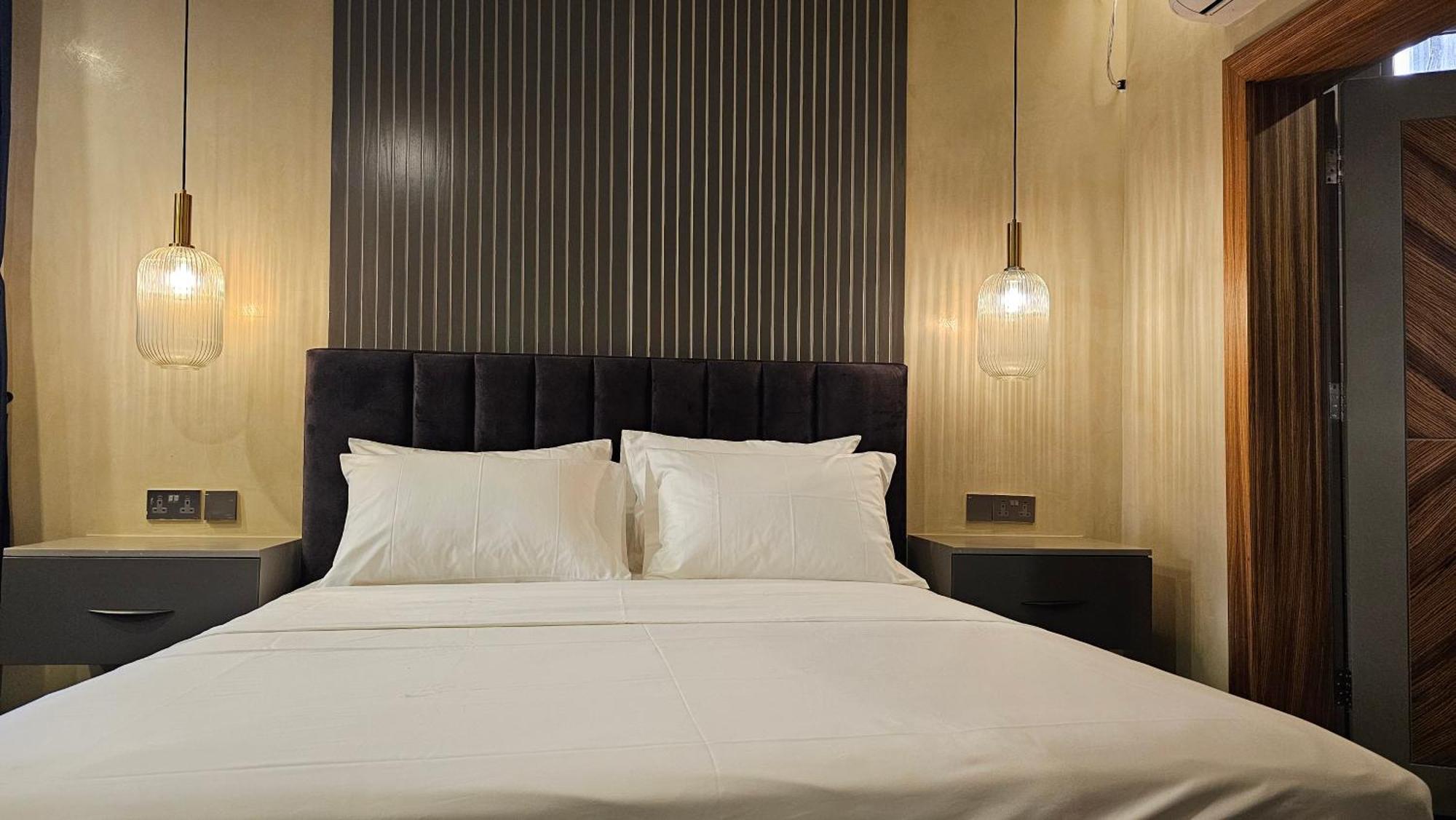 Grik Hotel - Entebbe Eksteriør bilde